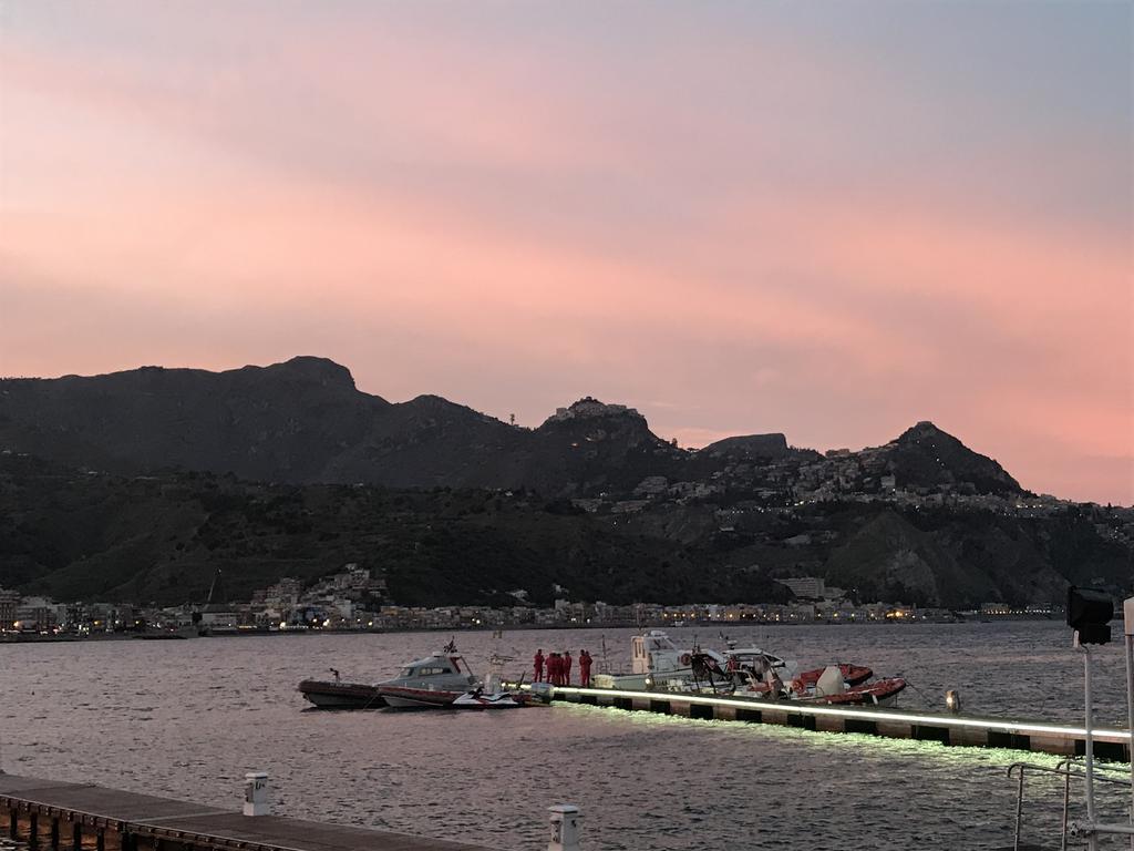 Kalaskiso' Giardini Naxos Kültér fotó